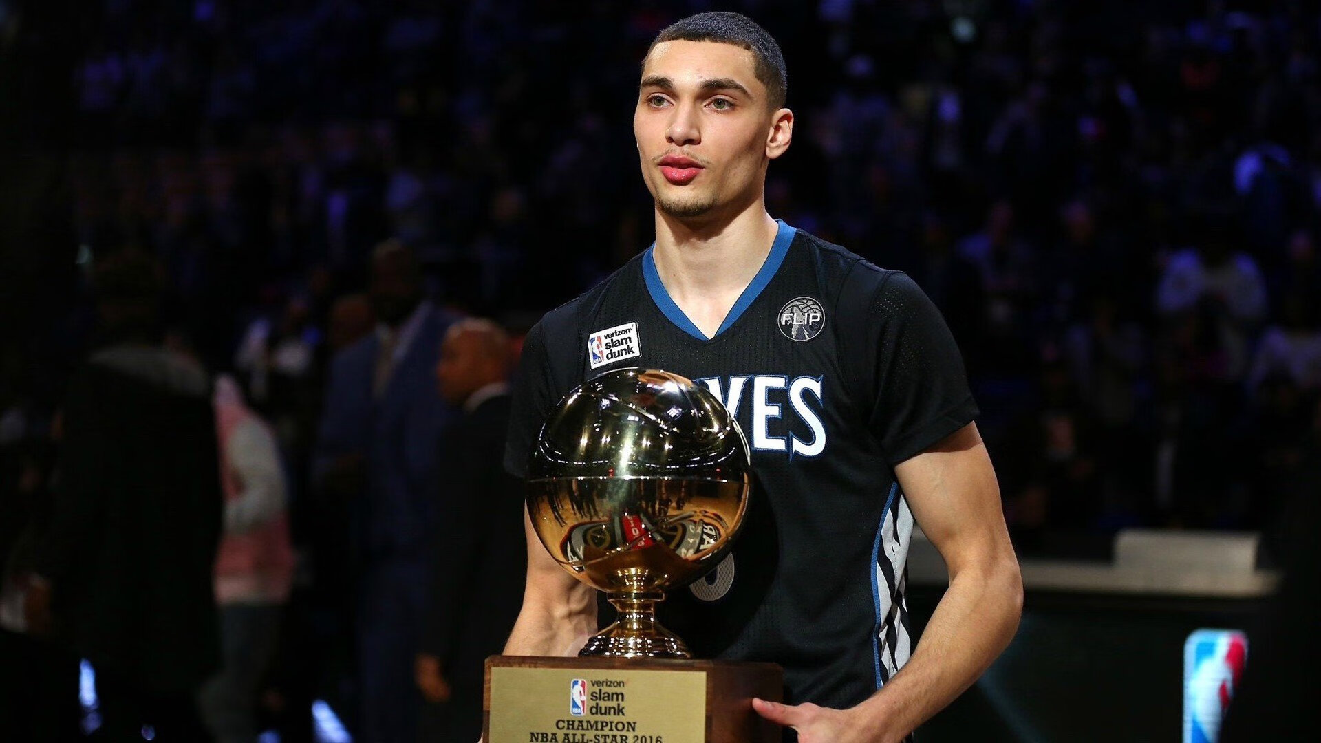 勇士主场击败尼克斯，科尔波普贡献全队最高分，勇士击败尼克斯库里37+6+6